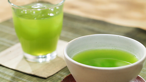 Highly Soluble and convenient “Oi OchaSarasara Matcha iri Ryokucha” 速溶好用「お～いお茶 速溶绿茶粉」 금방 녹아 사용하기 쉬운「오～이 오차 사라사라 녹차」