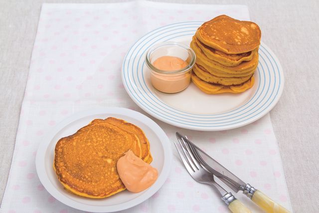 ヨーグルトパンケーキ トマトチーズクリーム添え