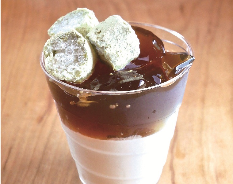 むぎ茶でパンナコッタ!ご家宝も添えてなんてこった!
